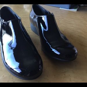 Cole Hana Callie Rain shoe Black Patent leather with box waterproof size 8.5